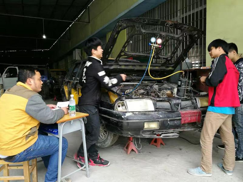 重慶在哪可以考個汽車維修工報名地址已發(fā)布